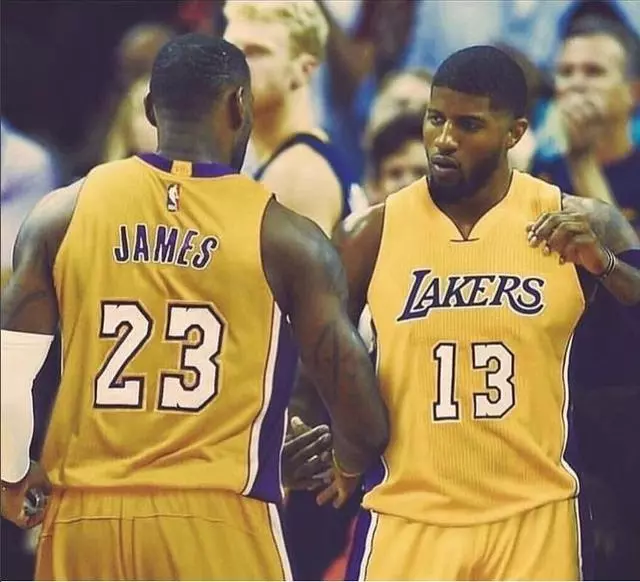 戈贝尔50次20+10且命中率超80%，仅比霍华德少2次（戈贝尔已50场20+10且命中率80%+，仅落后霍华德2场）